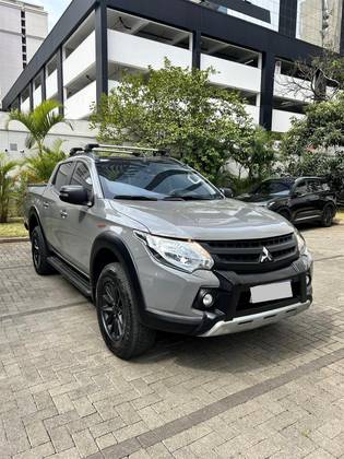 MITSUBISHI L200 TRITON 2.4 16V TURBO DIESEL OUTDOOR HPE-S CD 4X4 AUTOMÁTICO